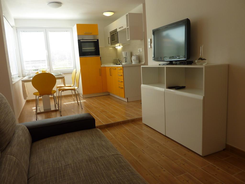 Apartments Ori Tkon Pokoj fotografie